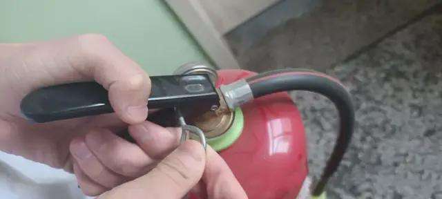 簡易式滅火器操作機構性能試驗